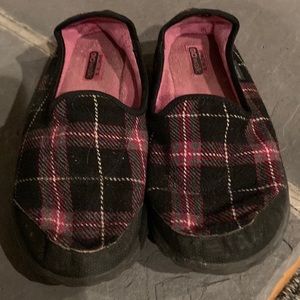 Skechers Go Walk flannel women’s slip on shoes, size 7.5.